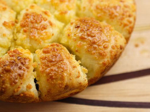 Cheesy Garlic Bubble-Up Bread