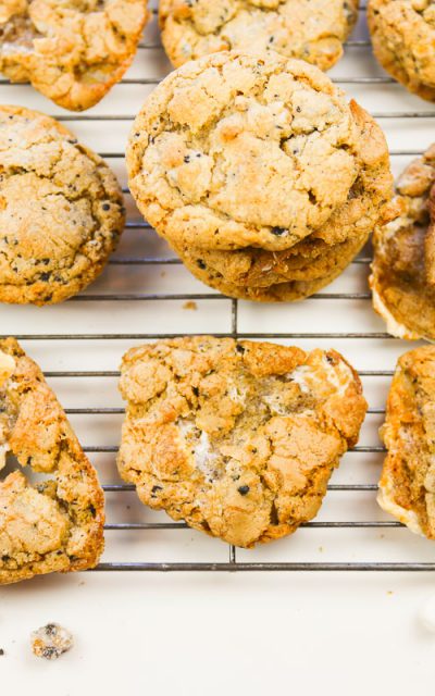 Marshmallow Cookies ‘N’ Cream Cookies