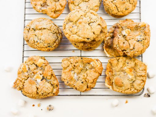 Marshmallow Cookies ‘N’ Cream Cookies