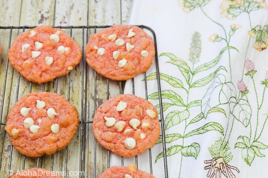 Strawberries and Cream Cookies